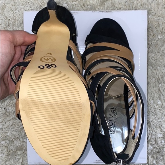 Heels - Picture 4 of 4